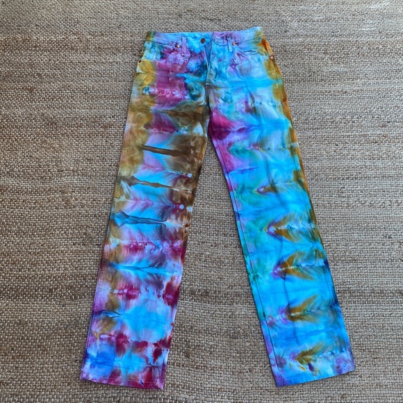Wranglers tie dyed new - Picture 3 of 9